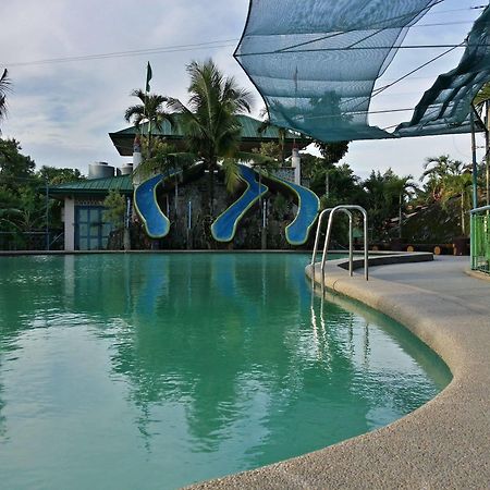 Villa Del Carmen Resort And Restaurant Bulacan Esterno foto