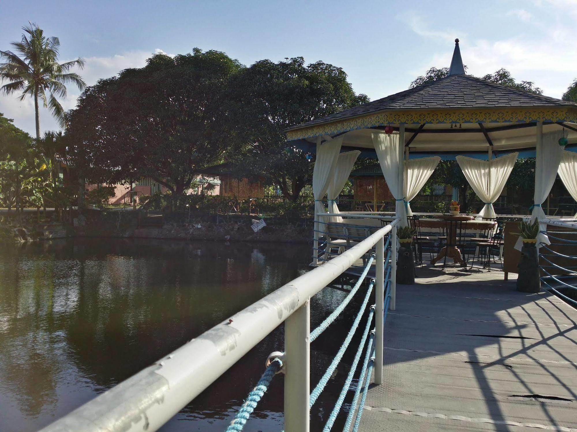 Villa Del Carmen Resort And Restaurant Bulacan Esterno foto